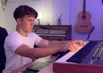Watch Me Making An Ambient R&B Beat From Scratch
