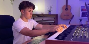 Watch Me Making An Ambient R&B Beat From Scratch